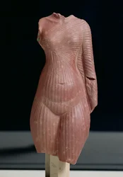 Weiblicher Torso, wahrscheinlich Königin Nofretete, Amarna-Periode (1365-1349 v. Chr.) Neues Reich